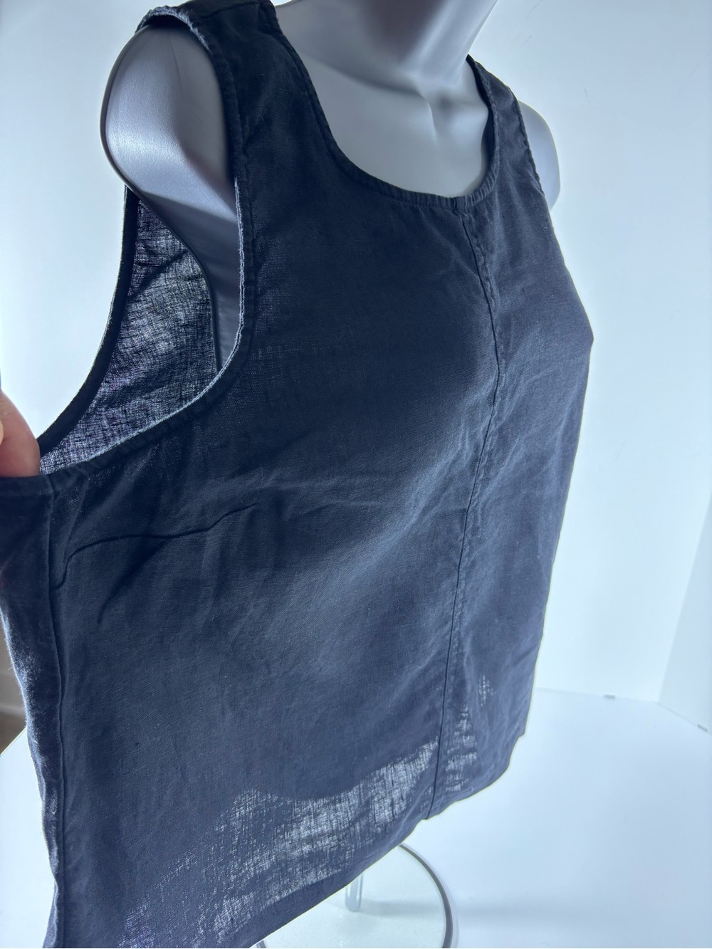 J.Crew 100% Linen Sleeveless Top Black Button Back Size Large L